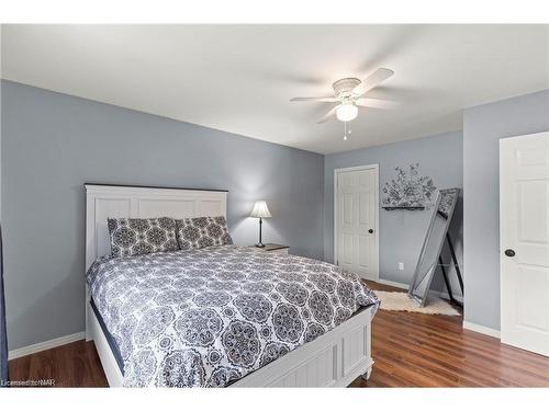 550 Albany Street, Fort Erie, ON - Indoor Photo Showing Bedroom