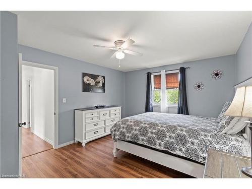 550 Albany Street, Fort Erie, ON - Indoor Photo Showing Bedroom