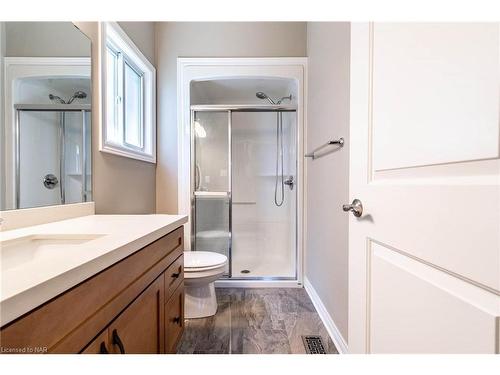 8 Berkshire Drive, St. Catharines, ON - Indoor Photo Showing Bathroom