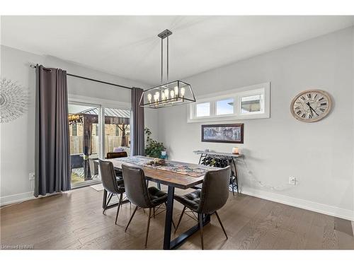 28 Venture Way, Thorold, ON - Indoor Photo Showing Dining Room