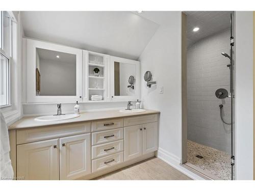 6 Simcoe Street, St. Catharines, ON - Indoor Photo Showing Bathroom