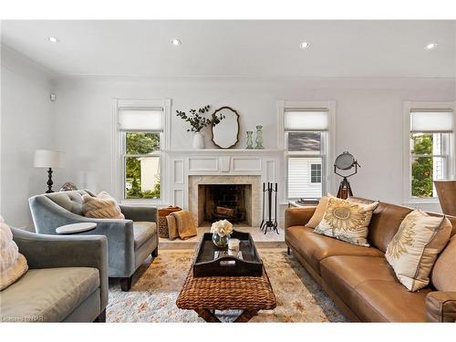 6 Simcoe Street, St. Catharines, ON - Indoor Photo Showing Living Room With Fireplace