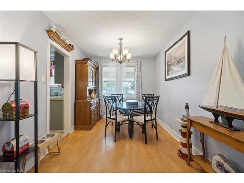 7988 Watson Street, Niagara Falls, ON - Indoor Photo Showing Dining Room