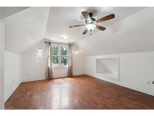 7988 Watson Street, Niagara Falls, ON - Indoor Photo Showing Other Room