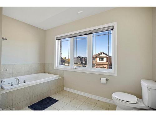 22 Frontier Drive, Thorold, ON - Indoor Photo Showing Bathroom