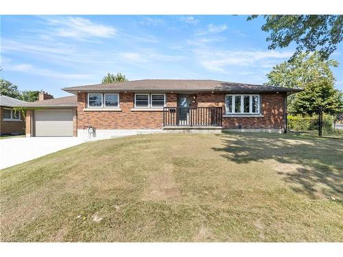 32 Ridgewood Drive, Welland, ON - Outdoor With Deck Patio Veranda With Facade