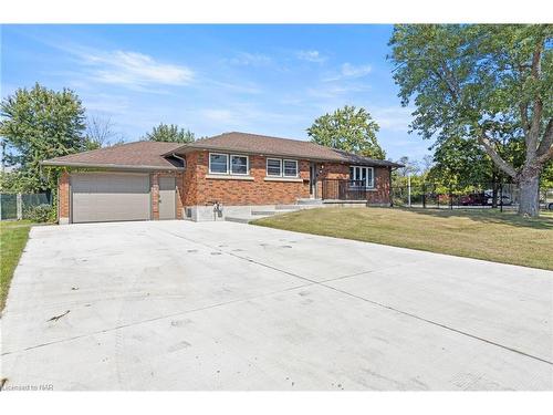 32 Ridgewood Drive, Welland, ON - Outdoor With Facade