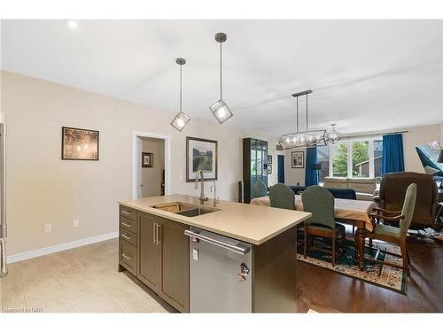 25 Andrew Lane Lane, Thorold, ON - Indoor Photo Showing Kitchen With Double Sink