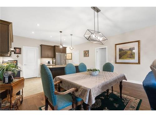 25 Andrew Lane Lane, Thorold, ON - Indoor Photo Showing Dining Room