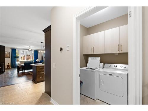 25 Andrew Lane Lane, Thorold, ON - Indoor Photo Showing Laundry Room