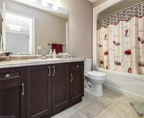 3281 Charleston Drive Drive, Fort Erie, ON - Indoor Photo Showing Bathroom