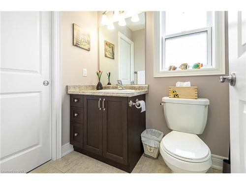 3281 Charleston Drive Drive, Fort Erie, ON - Indoor Photo Showing Bathroom