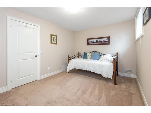 3281 Charleston Drive Drive, Fort Erie, ON - Indoor Photo Showing Bedroom