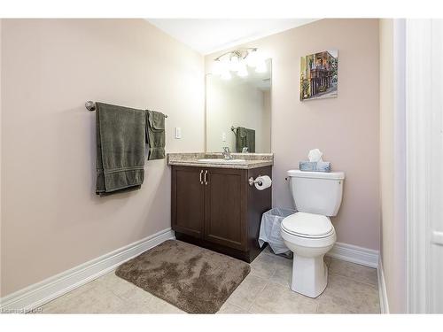 3281 Charleston Drive Drive, Fort Erie, ON - Indoor Photo Showing Bathroom