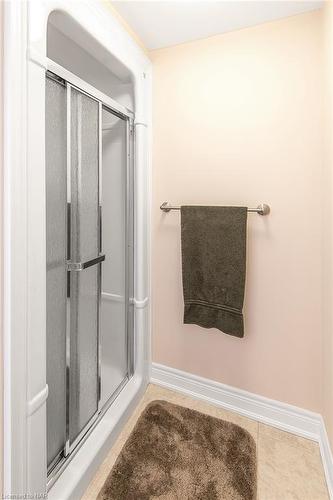 3281 Charleston Drive Drive, Fort Erie, ON - Indoor Photo Showing Bathroom