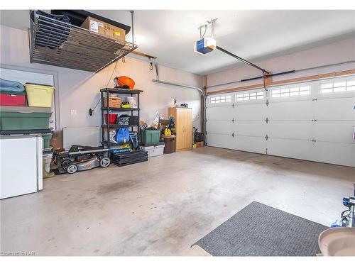 3281 Charleston Drive Drive, Fort Erie, ON - Indoor Photo Showing Garage