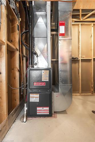 3281 Charleston Drive Drive, Fort Erie, ON - Indoor Photo Showing Basement