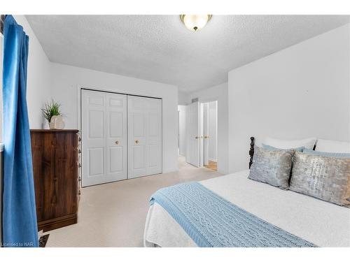 27-7470 Monastery Drive, Niagara Falls, ON - Indoor Photo Showing Bedroom