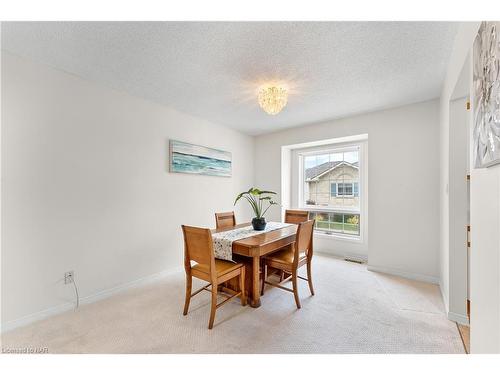 27-7470 Monastery Drive, Niagara Falls, ON - Indoor Photo Showing Dining Room