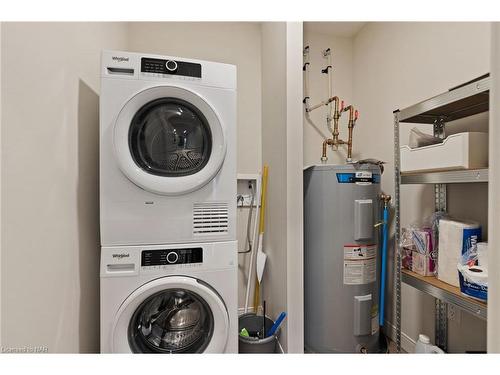 406-118 West Street, Port Colborne, ON - Indoor Photo Showing Laundry Room