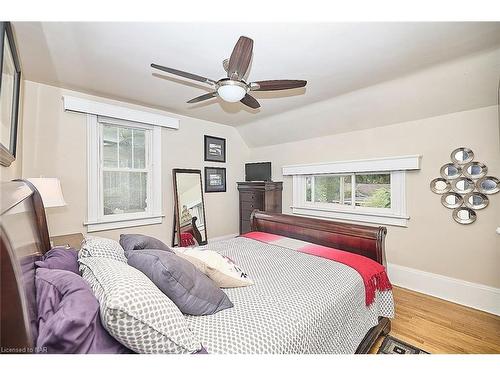 676 Niagara Street, St. Catharines, ON - Indoor Photo Showing Bedroom