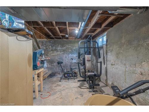 5412 Houck Drive, Niagara Falls, ON - Indoor Photo Showing Basement