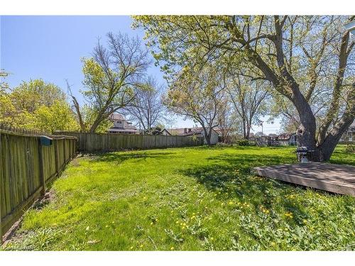 5412 Houck Drive, Niagara Falls, ON - Outdoor With Backyard