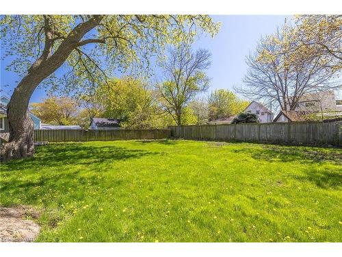 5412 Houck Drive, Niagara Falls, ON - Outdoor With Backyard