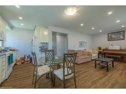 5412 Houck Drive, Niagara Falls, ON - Indoor Photo Showing Dining Room