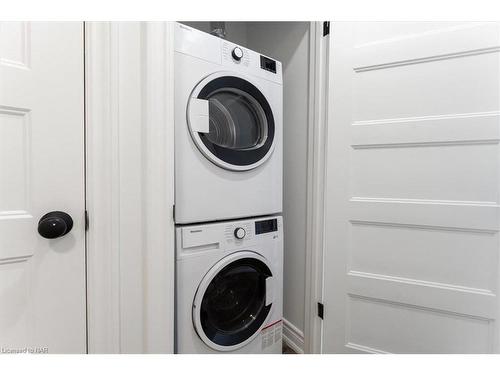 Main-125 Meredith Drive, St. Catharines, ON - Indoor Photo Showing Laundry Room