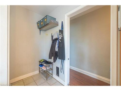 6791 O'Neil Street, Niagara Falls, ON - Indoor Photo Showing Other Room