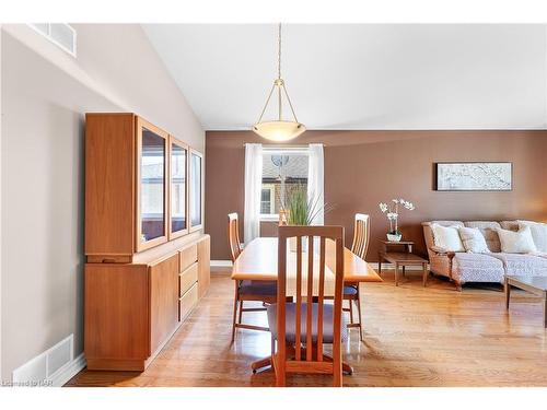 1817 Four Mile Creek Road, Niagara-On-The-Lake, ON - Indoor Photo Showing Dining Room