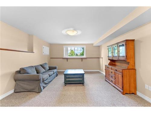 1817 Four Mile Creek Road, Niagara-On-The-Lake, ON - Indoor Photo Showing Living Room