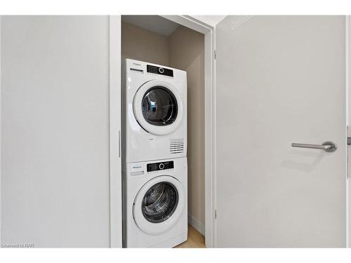 605-118 West Street, Port Colborne, ON - Indoor Photo Showing Laundry Room