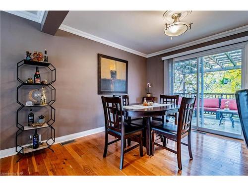 7069 Windsor Crescent, Niagara Falls, ON - Indoor Photo Showing Dining Room