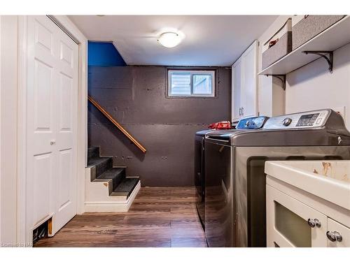 7069 Windsor Crescent, Niagara Falls, ON - Indoor Photo Showing Laundry Room