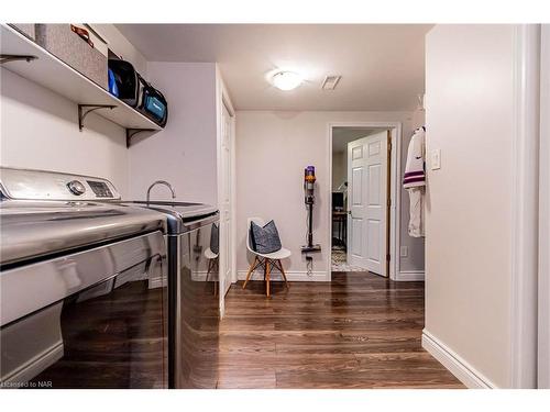 7069 Windsor Crescent, Niagara Falls, ON - Indoor Photo Showing Other Room