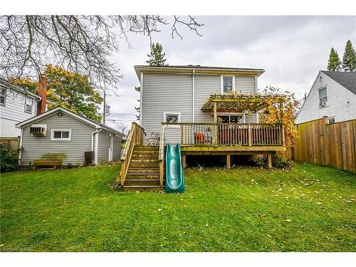 7069 Windsor Crescent, Niagara Falls, ON - Outdoor With Deck Patio Veranda