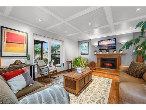 19 Little John Court, Welland, ON - Indoor Photo Showing Living Room With Fireplace