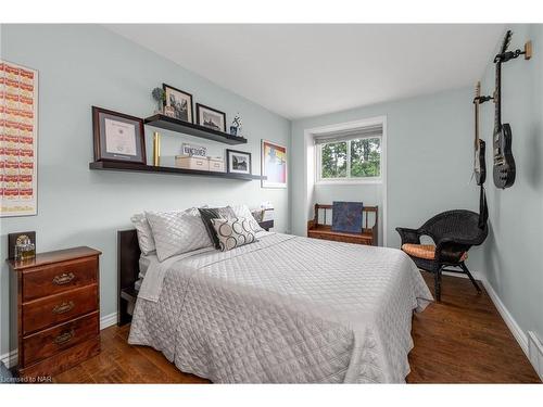 19 Little John Court, Welland, ON - Indoor Photo Showing Bedroom