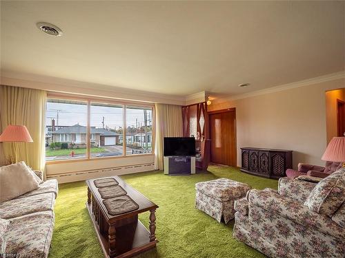 14 Brock Street, Port Colborne, ON - Indoor Photo Showing Living Room