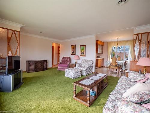 14 Brock Street, Port Colborne, ON - Indoor Photo Showing Living Room