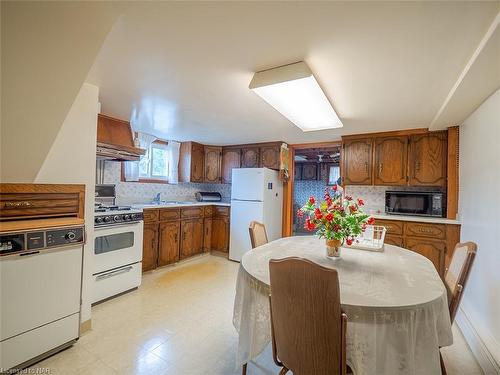 14 Brock Street, Port Colborne, ON - Indoor Photo Showing Other Room