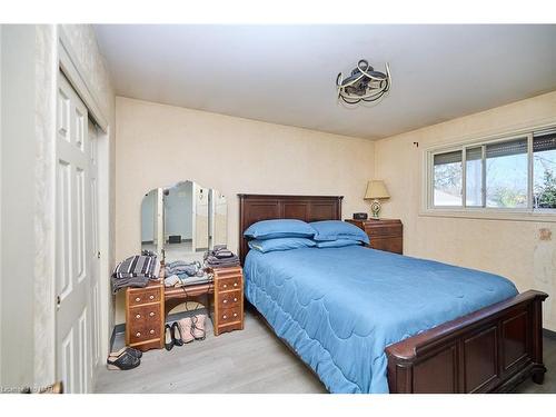 5 Dundonald Street, St. Catharines, ON - Indoor Photo Showing Bedroom