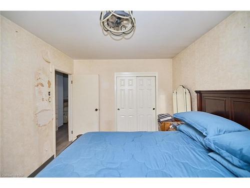 5 Dundonald Street, St. Catharines, ON - Indoor Photo Showing Bedroom