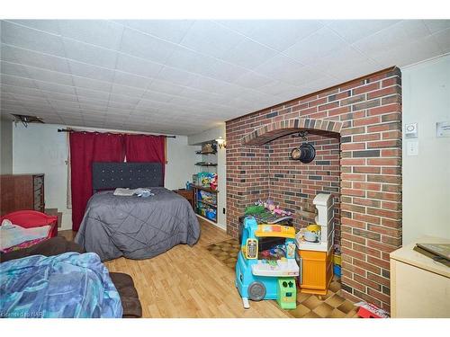 5 Dundonald Street, St. Catharines, ON - Indoor Photo Showing Bedroom