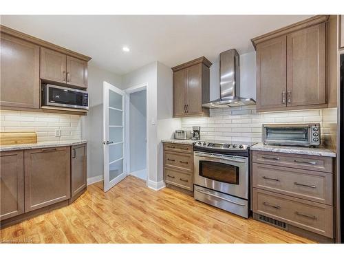 33 Patricia Drive, St. Catharines, ON - Indoor Photo Showing Kitchen