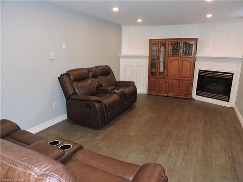 Lower Unit-3137 Kingswood Crescent, Niagara Falls, ON - Indoor Photo Showing Living Room With Fireplace