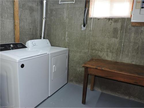 Lower Unit-3137 Kingswood Crescent, Niagara Falls, ON - Indoor Photo Showing Laundry Room