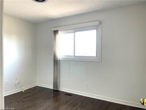 61 Barbican Trail, St. Catharines, ON - Indoor Photo Showing Other Room